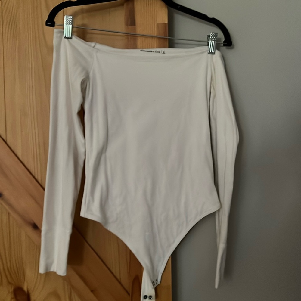 Off the Shoulder Abercrombie and Fitch Long Sleeve Bodysuit